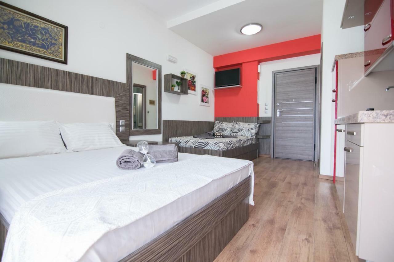 Avra Comfort Rooms - Family Nea Poteidaia Exterior foto